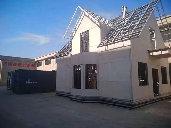 輕鋼房屋用聚氨酯保溫防火效果怎么樣 用哪種噴涂機(jī)(圖1) 輕鋼房屋用聚氨酯保溫防火