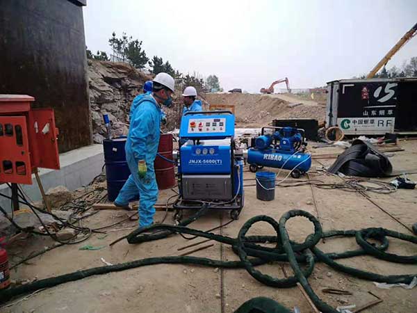 聚脲噴涂機JNJX-H5600(T)(圖2) 聚脲噴涂機JNJX-H5600T施工案例