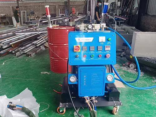 聚氨酯機(jī)器(圖1) Q2600D聚氨酯機(jī)器定時定量功能