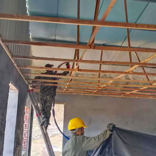 養(yǎng)殖場頂棚保溫 發(fā)泡聚氨酯噴涂機(圖2) 養(yǎng)殖場頂棚保溫 發(fā)泡聚氨酯案例