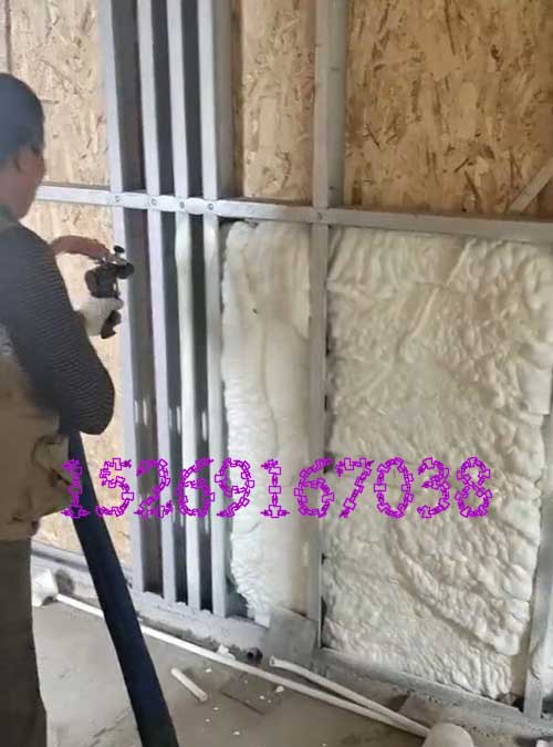 聚氨酯噴涂機(jī)活動(dòng)房屋隔熱保溫現(xiàn)場(chǎng)施工(圖3) 聚氨酯活動(dòng)房屋隔熱保溫案例